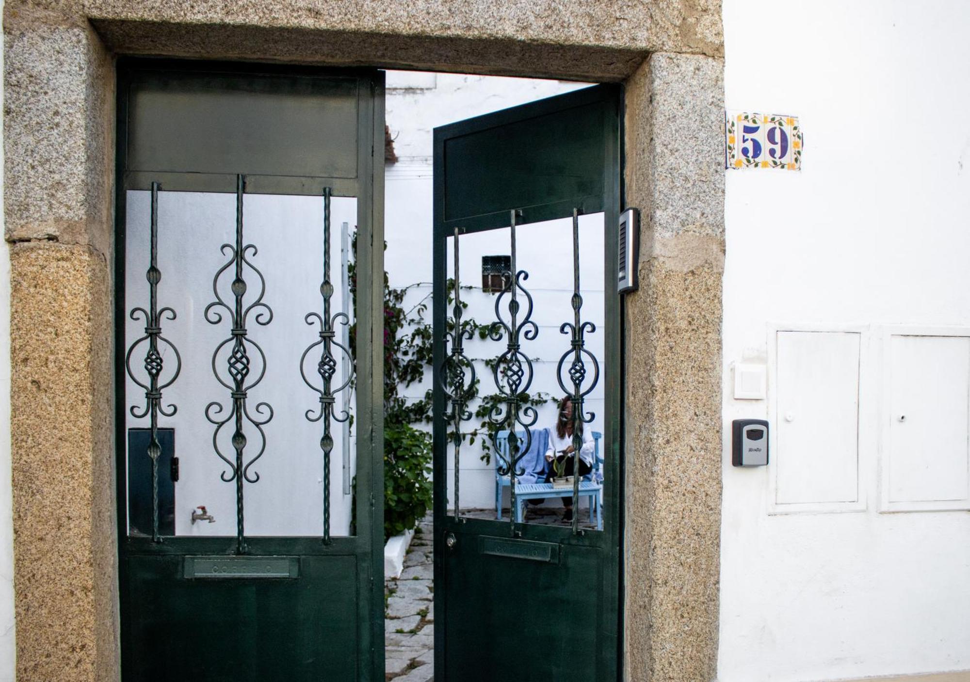 Appartement Casa Do Patio- Parking Included à Évora Extérieur photo
